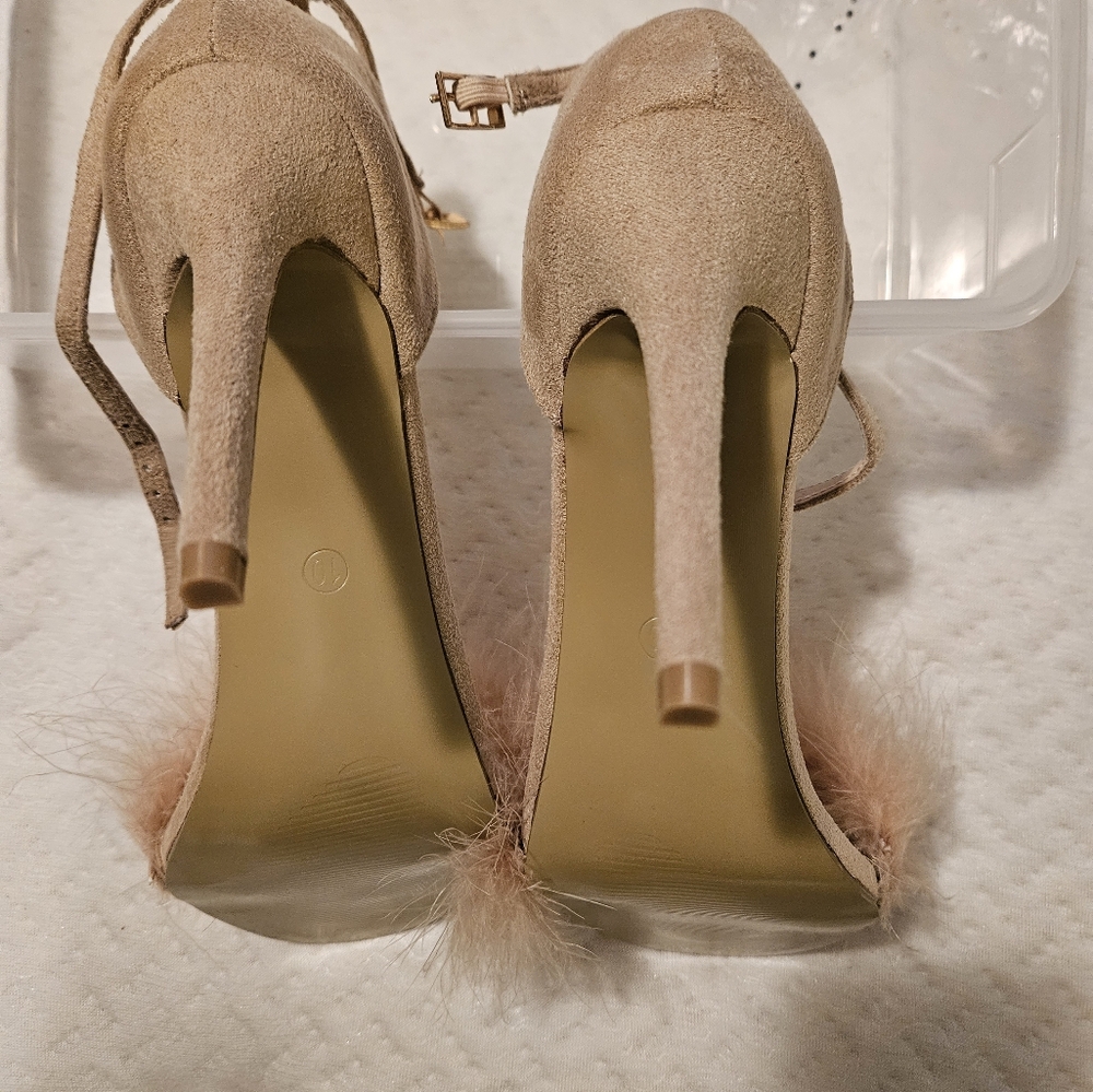 Woman shoes - Picture 2 of 5